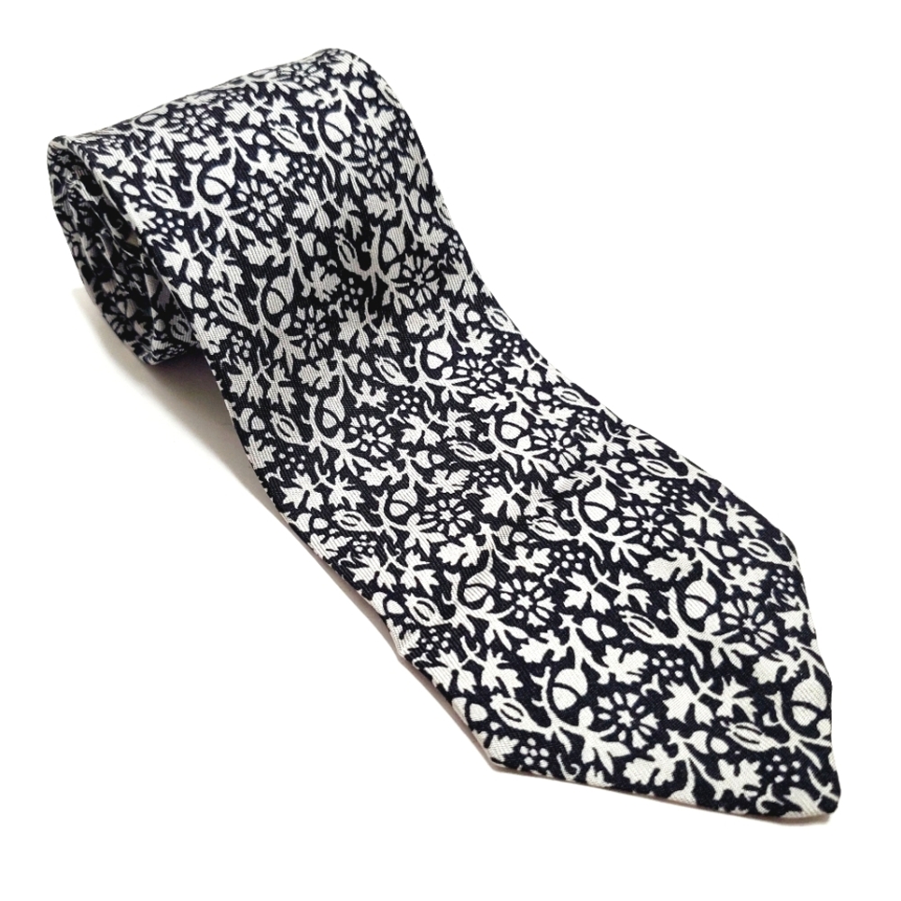 Brooke Cadwallader Necktie Black & Silver Autmn Theme Magellan Pattern